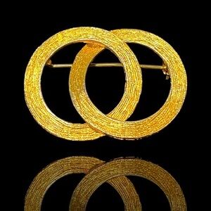 Golden Unity: Vintage Interlocking Double Ring Brooch